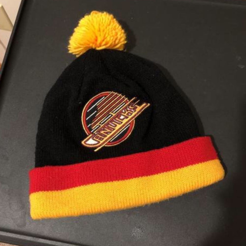 Vintage Canucks winter hat